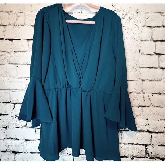 Kiyonna Blouse 3/4 bell sleeves 3X - Picture 2 of 7